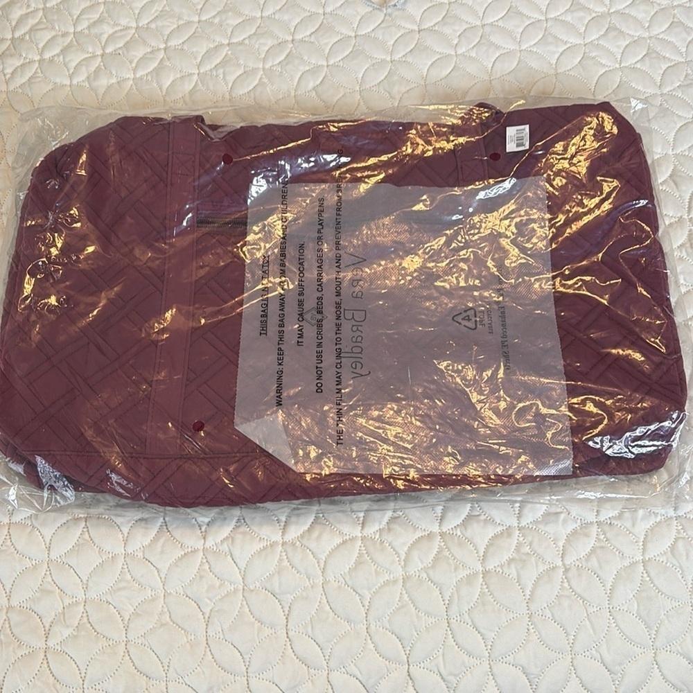 Vera Bradley Large Duffle in Hawthorn Rose NWT